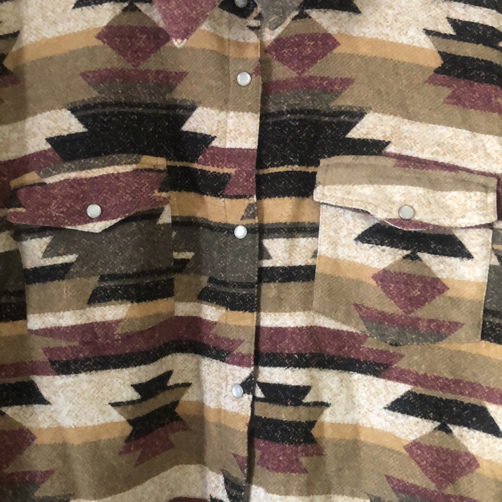 Canyon retreat fall Aztec Geometric Patterned Button-Up shacket flannel Shirt - Picture 8 of 15